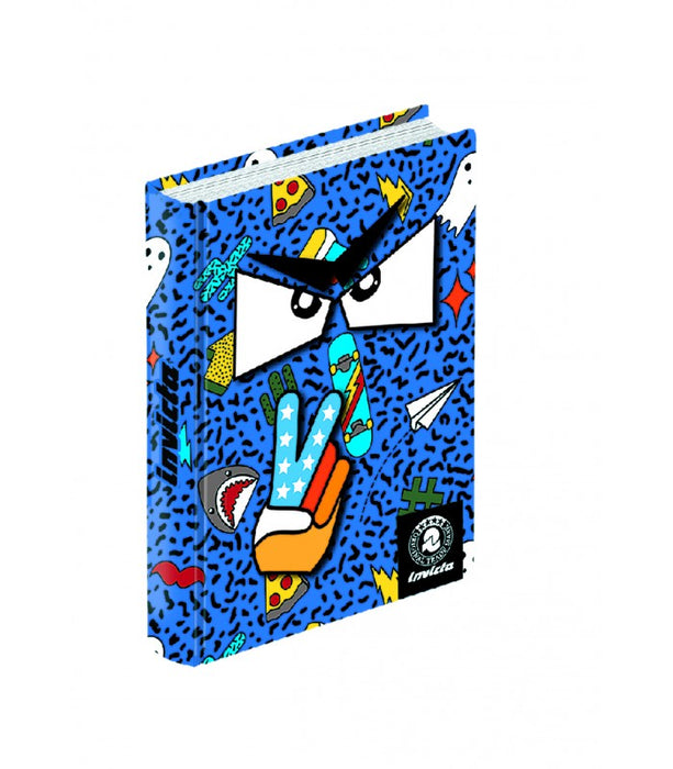 immagine-1-diario-pocket-16-mesi-invicta-face-blu-chiaro-con-mano-ean-8011410303843