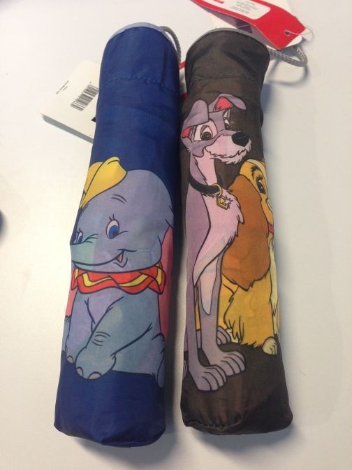 immagine-1-disney-ombrello-dinsey-2-modelli-dumbo-lilli-e-il-vagabondo-ean-8018237212662