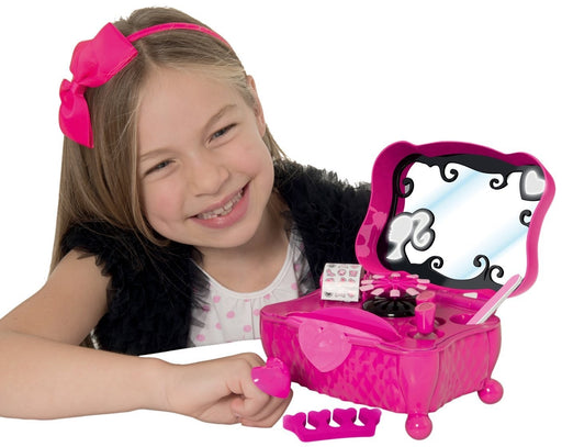 immagine-1-grandi-giochi-grandi-giochi-gg00600-barbie-me-cofanetto-unghie-alla-moda-ean-8005124006008